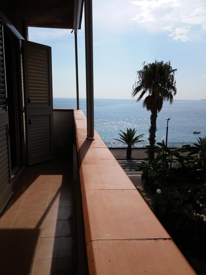 Akron B&B SantʼAlessio Siculo Екстериор снимка