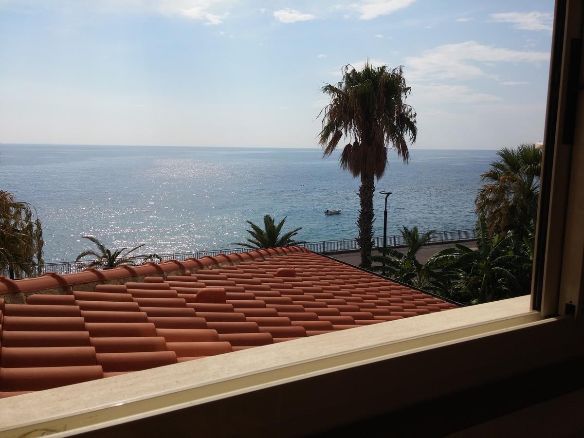 Akron B&B SantʼAlessio Siculo Екстериор снимка